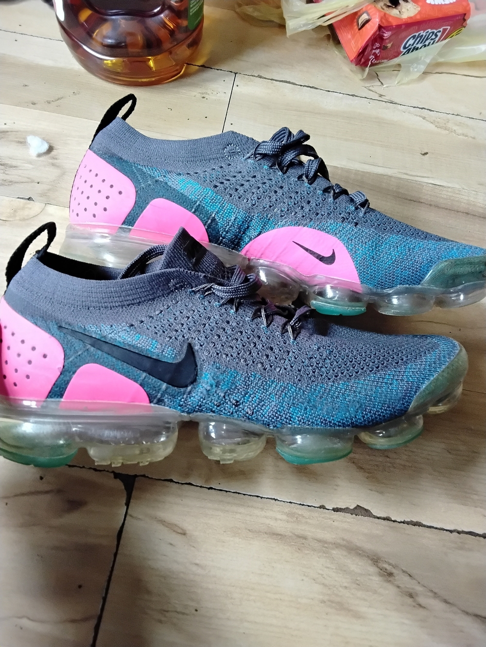 Nike Airmax VaporMax Sneakers in Teal and Pink